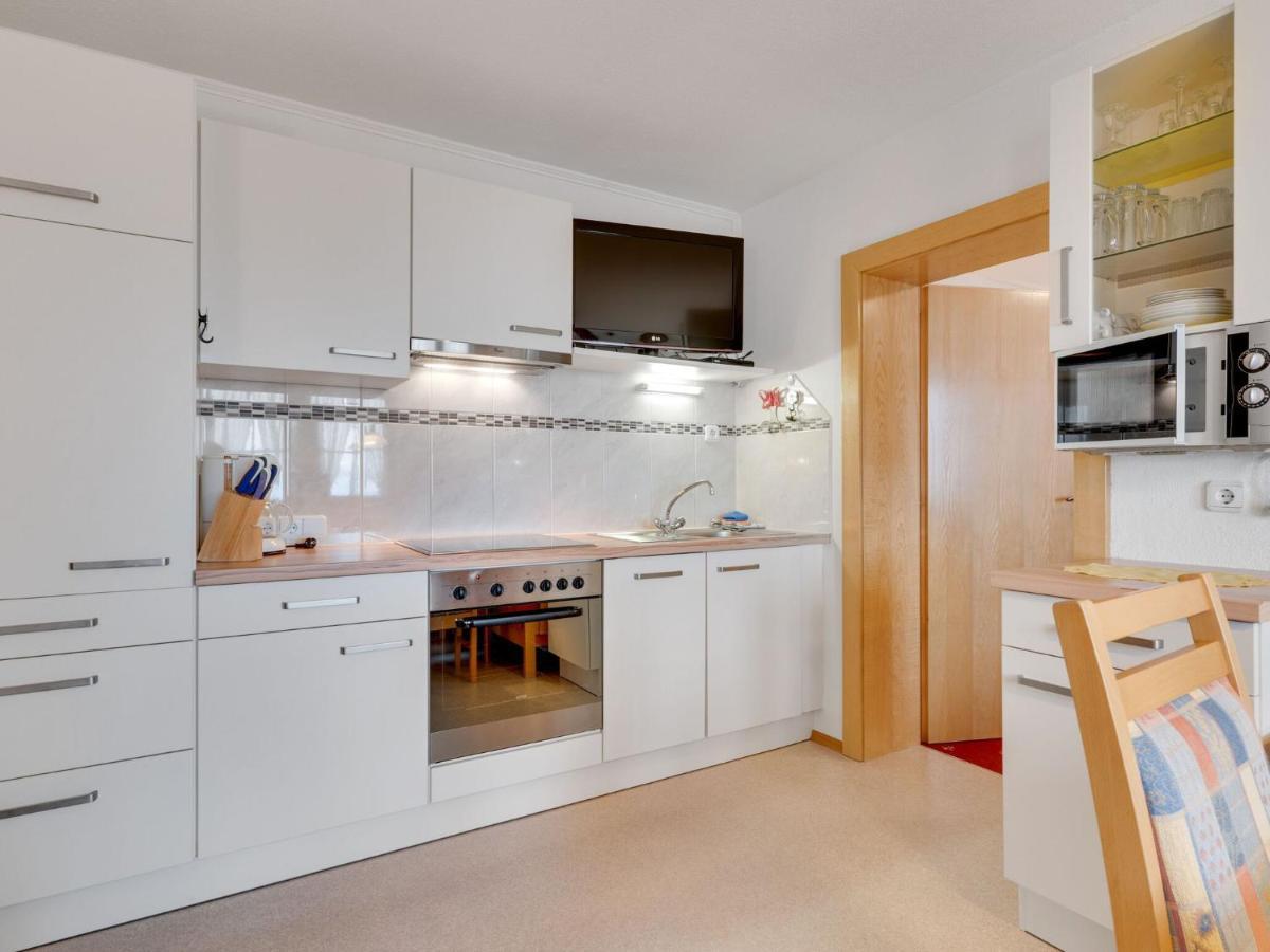 Quaint Apartment In Hainzenberg Near Horbergbahn Exteriör bild