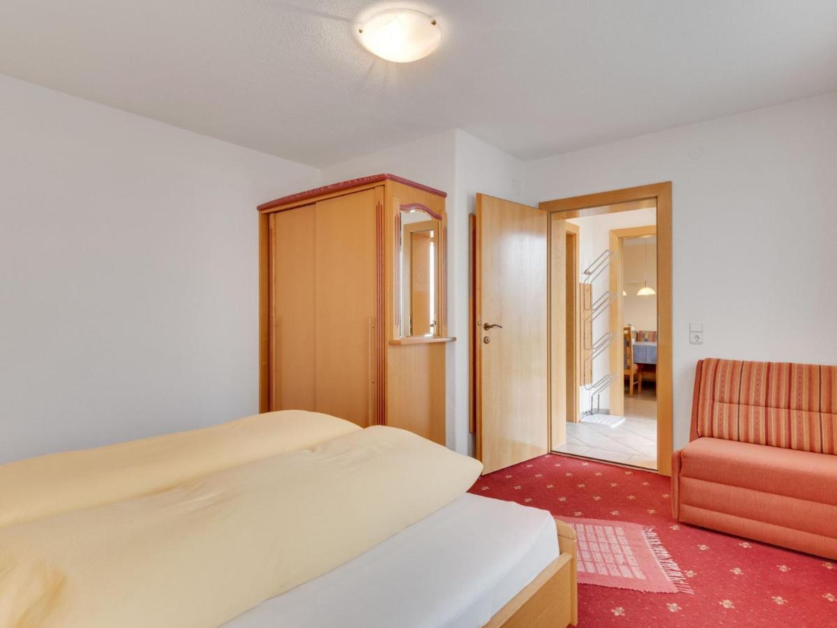 Quaint Apartment In Hainzenberg Near Horbergbahn Exteriör bild