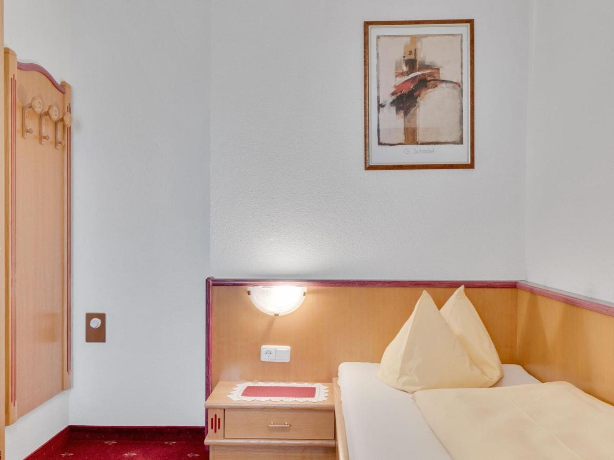 Quaint Apartment In Hainzenberg Near Horbergbahn Exteriör bild
