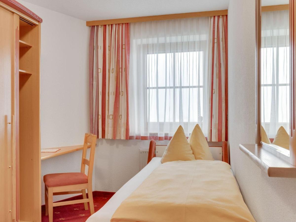 Quaint Apartment In Hainzenberg Near Horbergbahn Exteriör bild