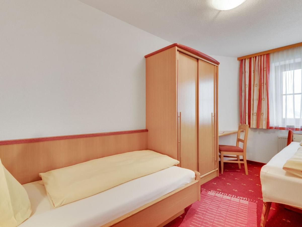 Quaint Apartment In Hainzenberg Near Horbergbahn Exteriör bild