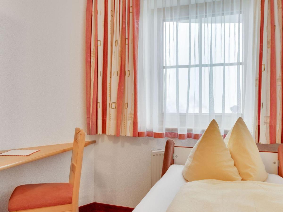 Quaint Apartment In Hainzenberg Near Horbergbahn Exteriör bild