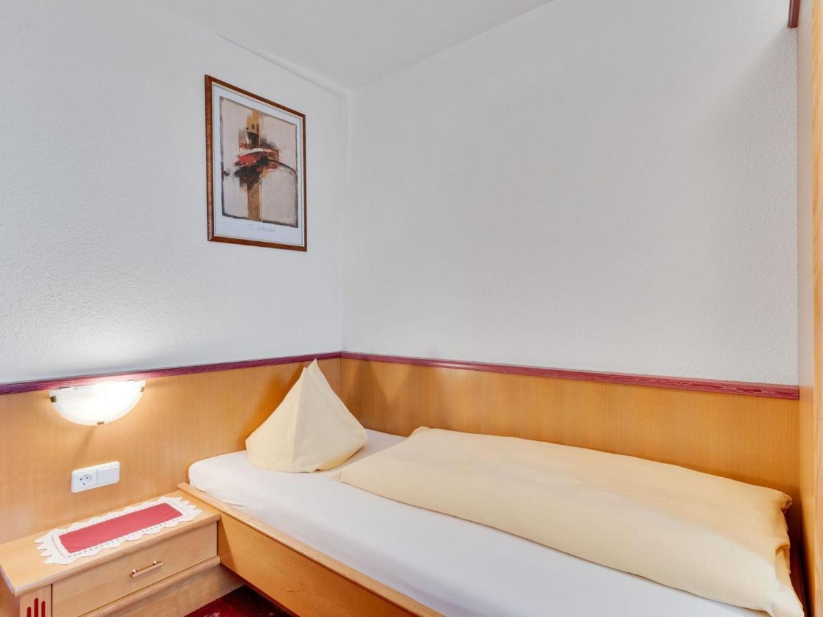 Quaint Apartment In Hainzenberg Near Horbergbahn Exteriör bild