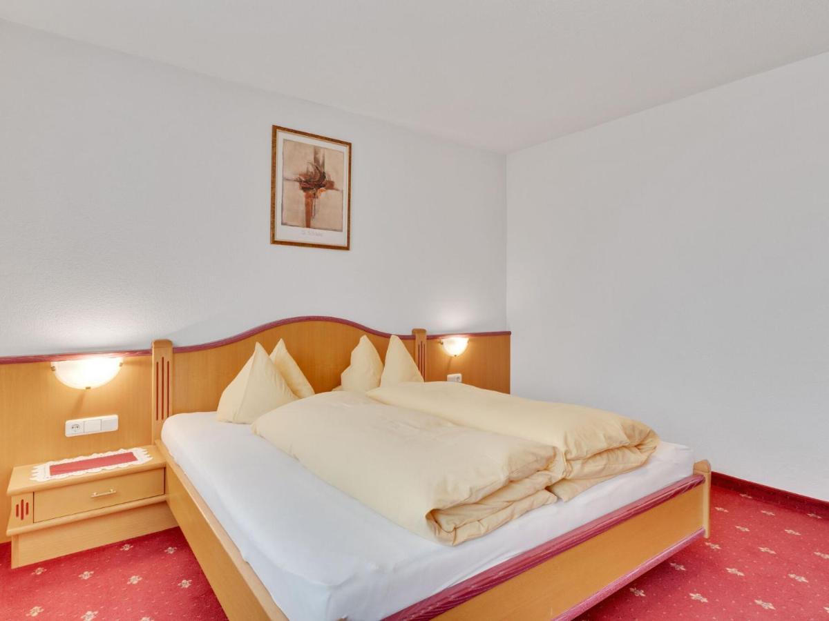 Quaint Apartment In Hainzenberg Near Horbergbahn Exteriör bild