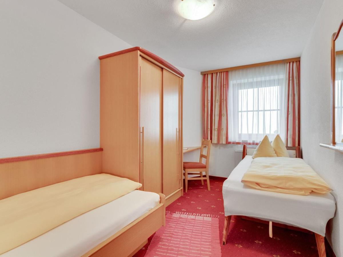 Quaint Apartment In Hainzenberg Near Horbergbahn Exteriör bild