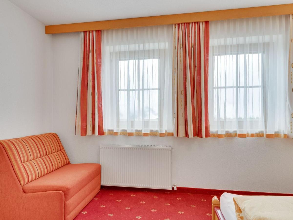 Quaint Apartment In Hainzenberg Near Horbergbahn Exteriör bild