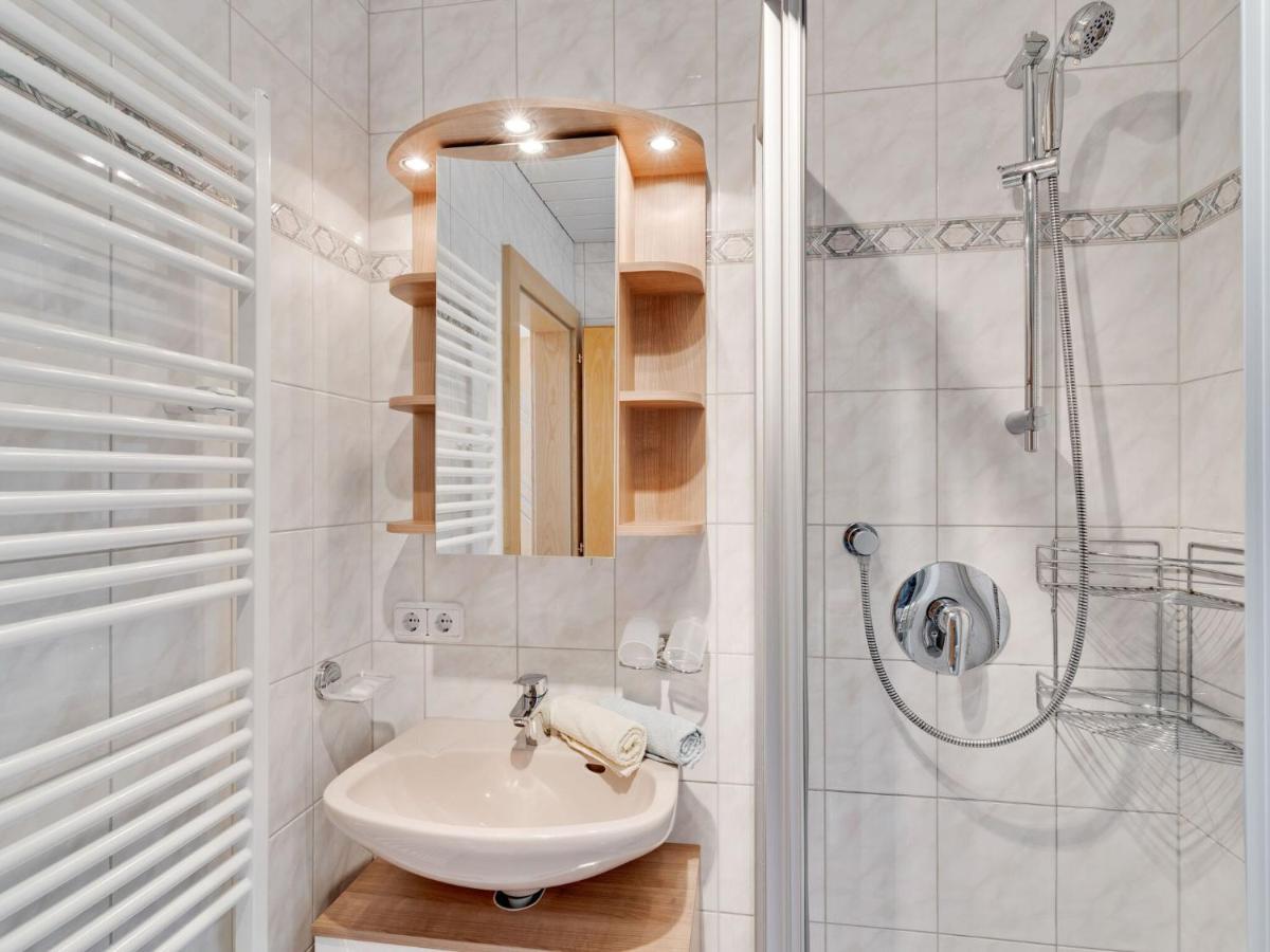 Quaint Apartment In Hainzenberg Near Horbergbahn Exteriör bild